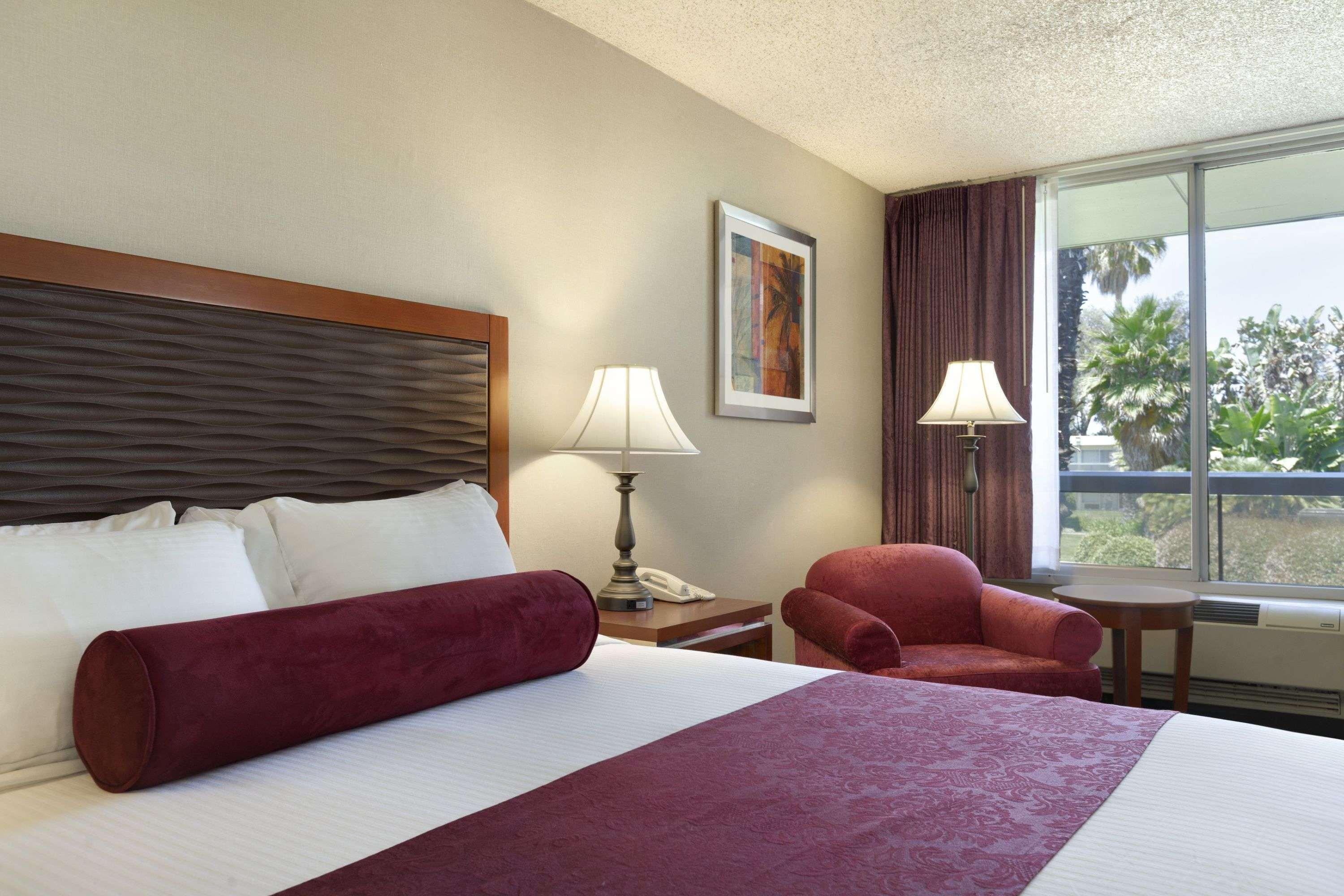 Ramada By Wyndham Sunnyvale/Silicon Valley Exterior photo
